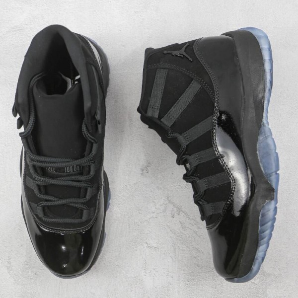 Air Jordan 11 Cap and Gown