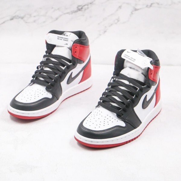 Air Jordan 1 Black Toe