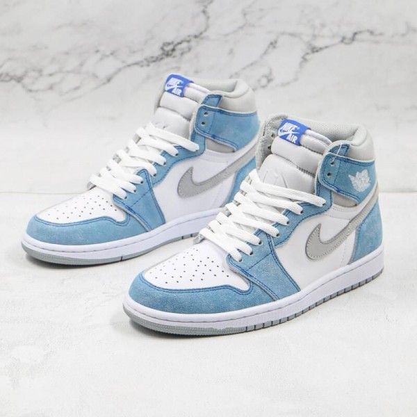 Air Jordan 1 High OG Hyper Royal