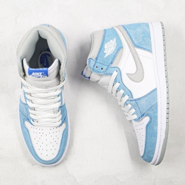 Air Jordan 1 High OG Hyper Royal