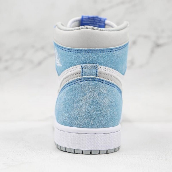 Air Jordan 1 High OG Hyper Royal