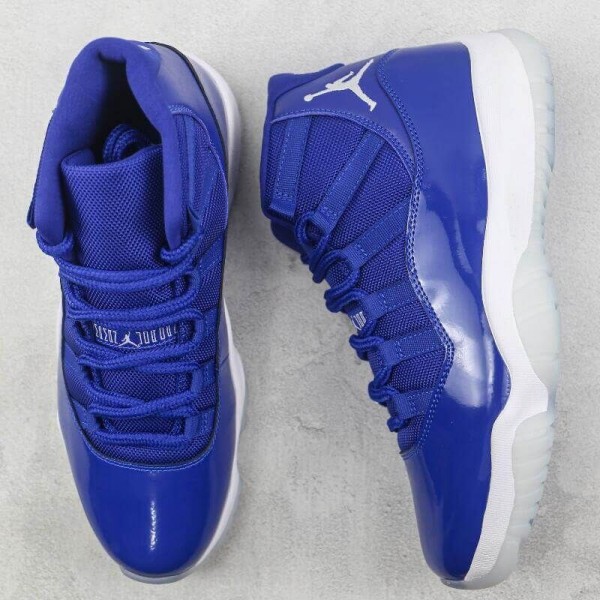 Air Jordan 11 Midnight Navy White