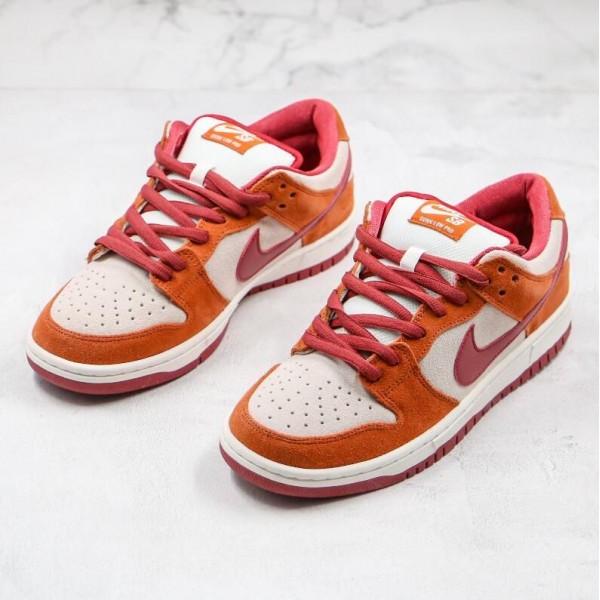 SB Dunk Low Orange label