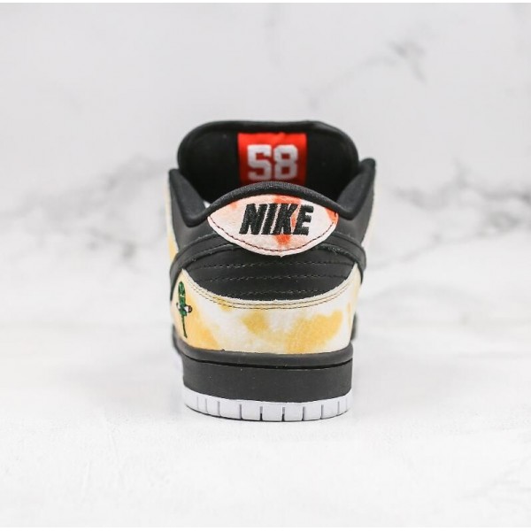 SB Dunk Low Roswell Raygun Black