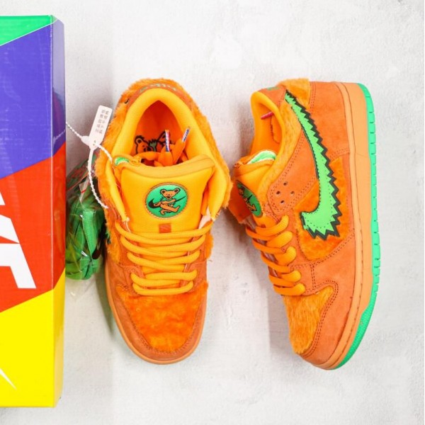 SB Dunk Low Pro QS