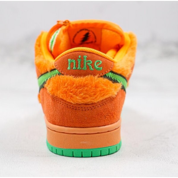 SB Dunk Low Pro QS