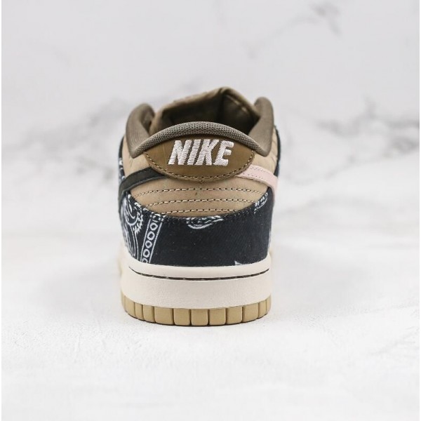 Travis Scott × SB Dunk