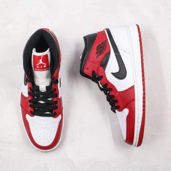 Air Jordan 1 Mid Chicago