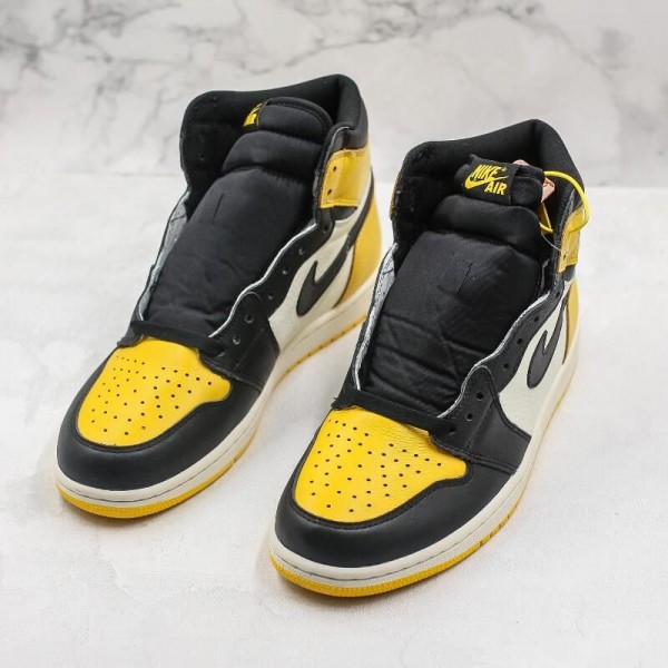 Air Jordan 1 Retro High OG Yellow Toe