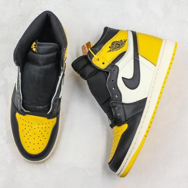 Air Jordan 1 Retro High OG Yellow Toe