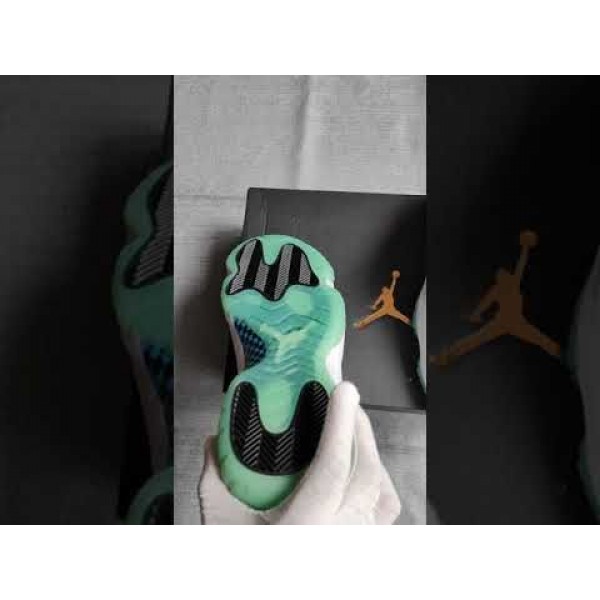 Air Jordan 11 Low Legend Blue