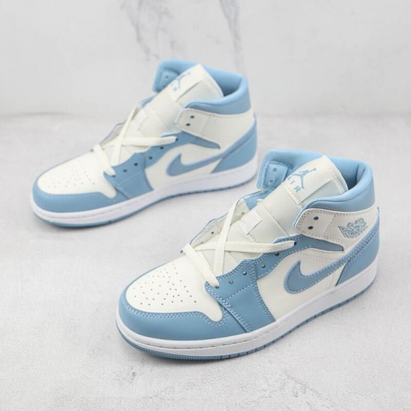 Air Jordan 1 Mid UNC