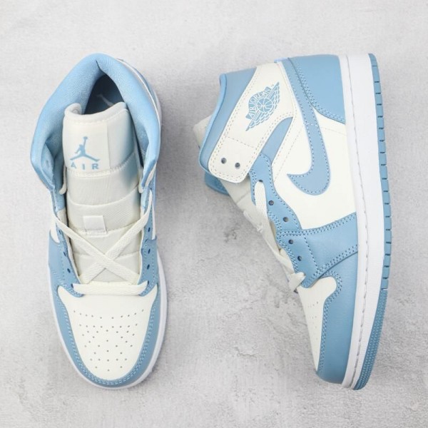 Air Jordan 1 Mid UNC
