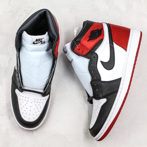 Air Jordan 1 Retro Satin &quot;Black Toe&q...