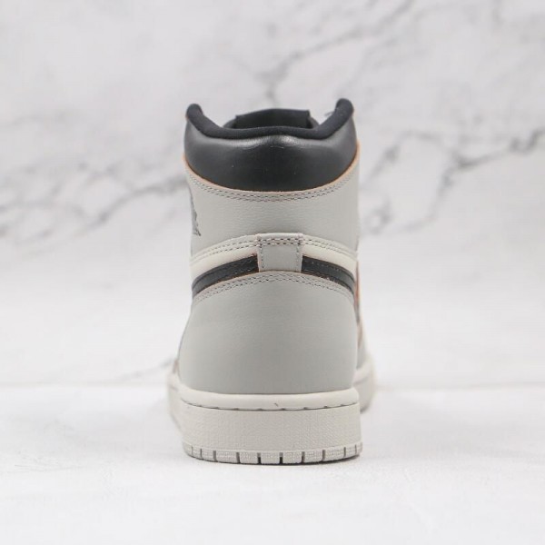 SB x Air Jordan 1 High OG Light Bone