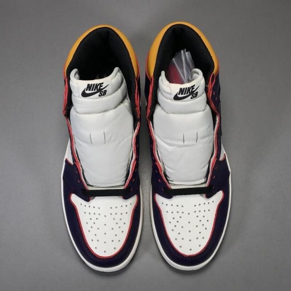 SB x Air Jordan 1 Purple
