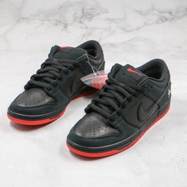 Black Pigeon X SB Dunk low Trd QS