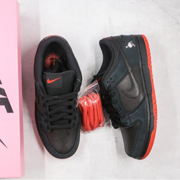 Black Pigeon X SB Dunk low Trd QS