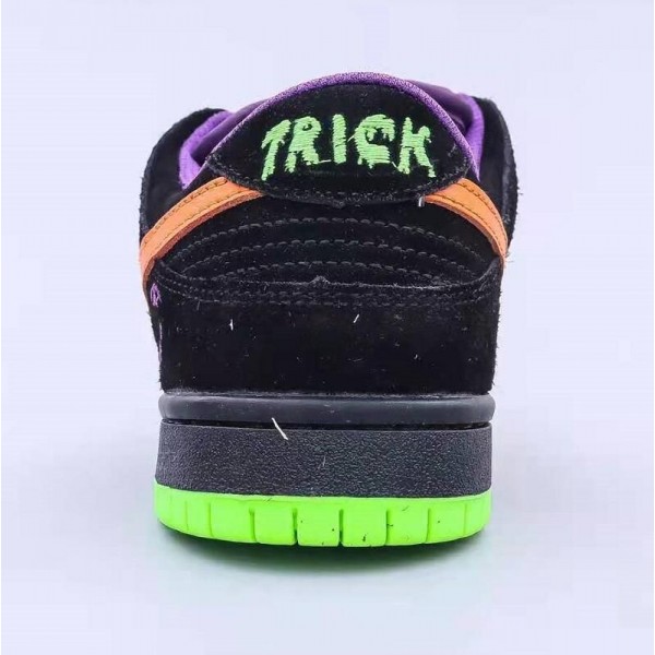SB Dunk Low Night of Mischief