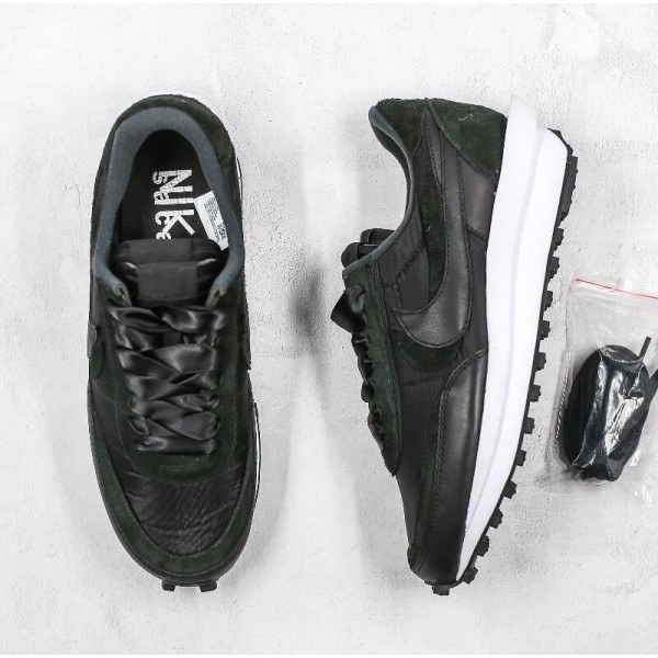 Sacai x LDV Waffle Black Running