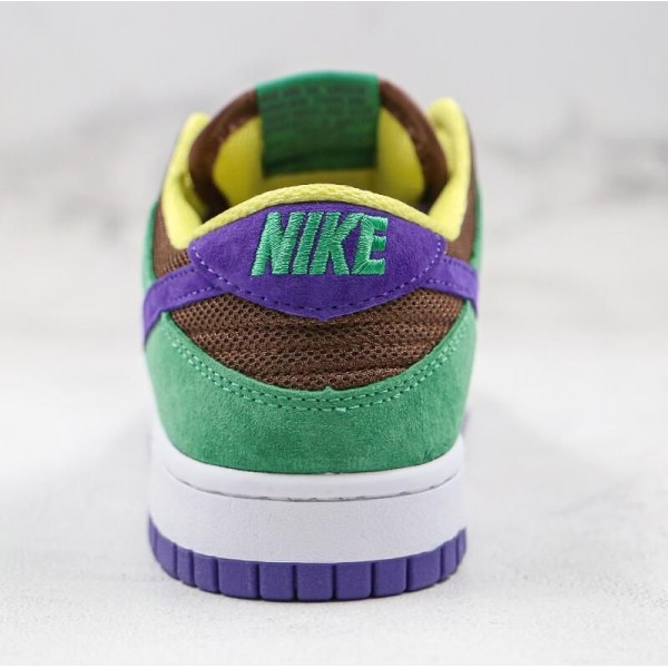 SB Dunk Low Purple