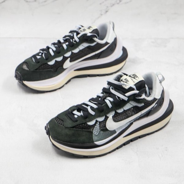 Sacai x Pegasus Vaporwaffle SP Black