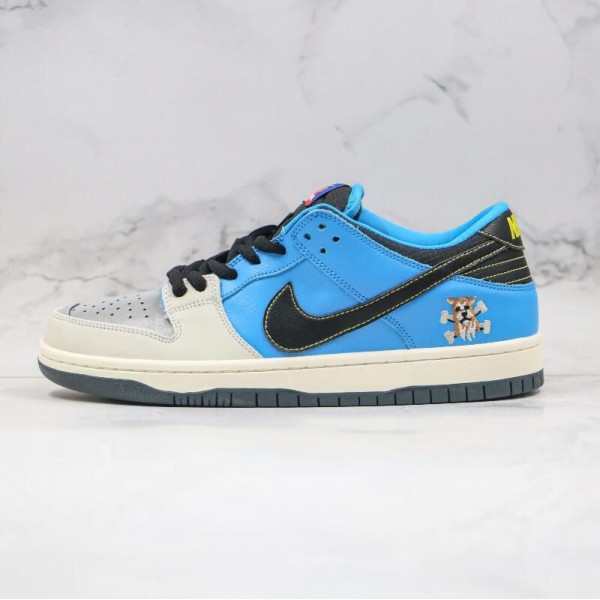 Instant Skateboard x Dunk SB Low