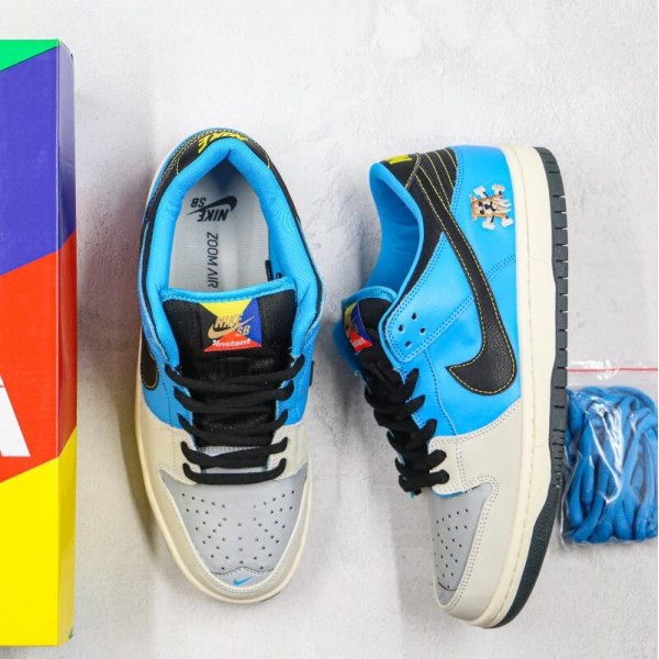 Instant Skateboard x Dunk SB Low