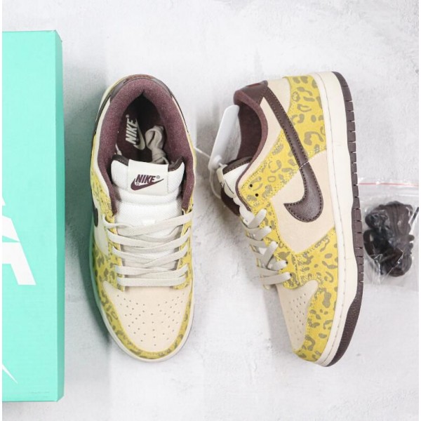 Dunk Low PRM Medium Curry
