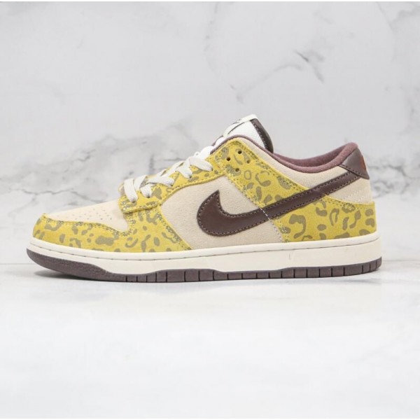 Dunk Low PRM Medium Curry