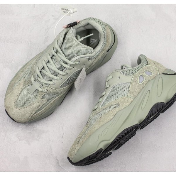 Yeezy 700 Boost Salt